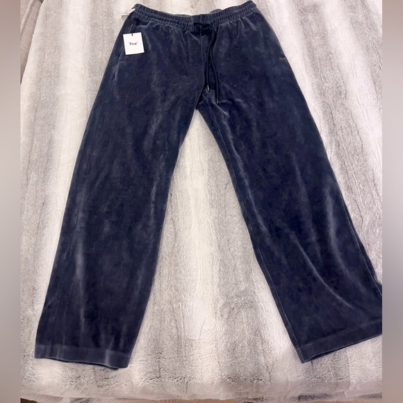 Aritzia TNA Relaxed Velour Sweatpant Blue - Picture 1 of 7